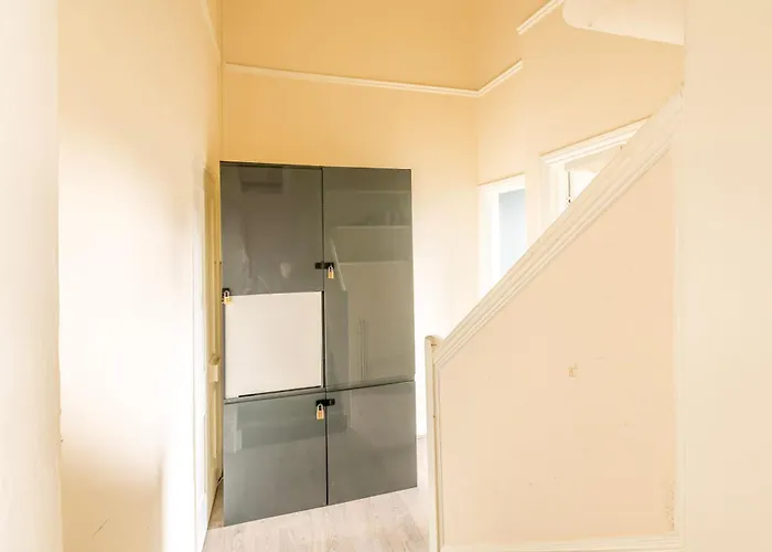 Osborne Apartment With Free Parking By Prescott Apartments