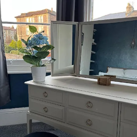 Centralised Osborne House With Free Parking By Prescott Apartment Bristol
