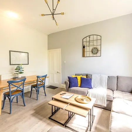 Apartment Centralised Osborne House With Free Parking By Prescott Bristol