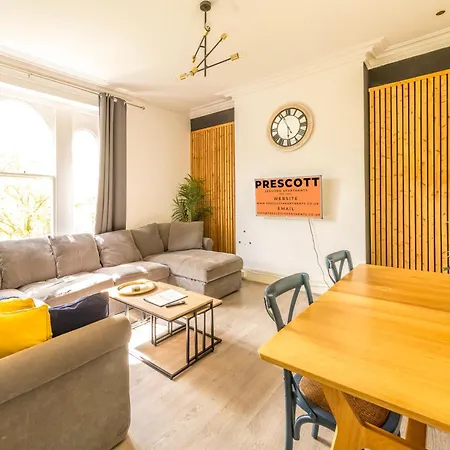 Contemporary Osborne House With Free Parking By Prescott Apartments בריסטול