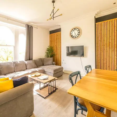 Contemporary Osborne House With Free Parking By Prescott Apartments *