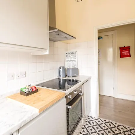 Osborne House With Free Parking By Prescott Apartments *